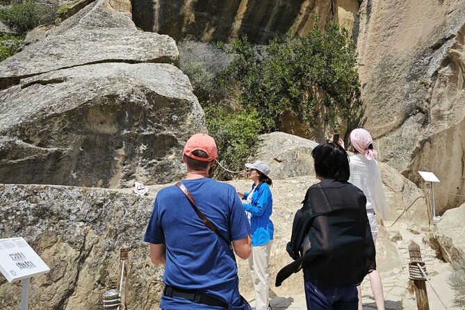 All inclusive! Qobustan, Mud Vulcano, Ateshgah & Yanardag Fire Mountain Tour - Ateshgah Fire Temple and the old fire tradition