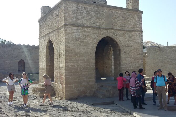 Ateshgah Fire Temple and Yanardag Fire Mountain Private Tour - Why Baku’s fire story begins at Ateshgah