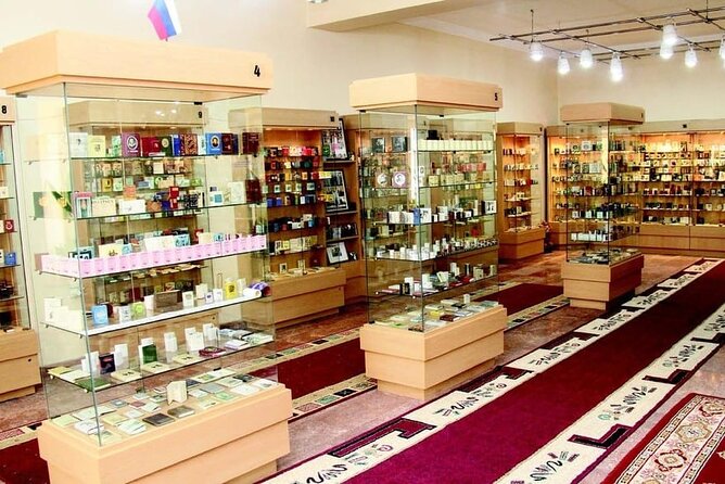 Baku City Tour with Guide Admission Include - Carpets and cultural detail
