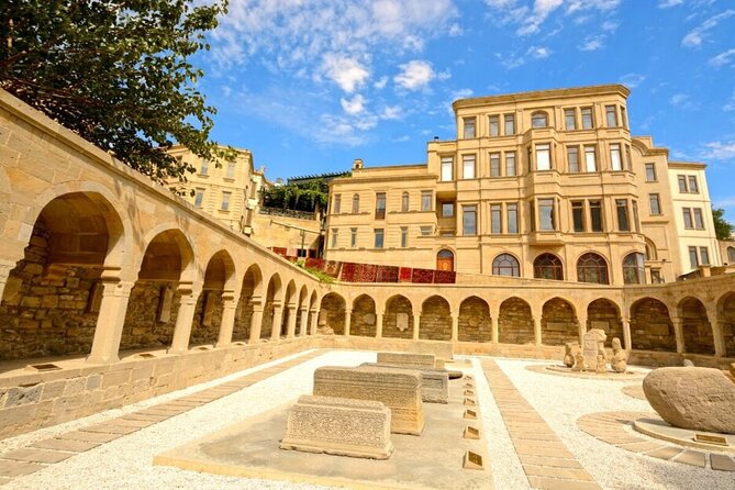 Baku City Tour with Heritage Tours / All Entrance Fees Inc - The guide can make or break a short tour