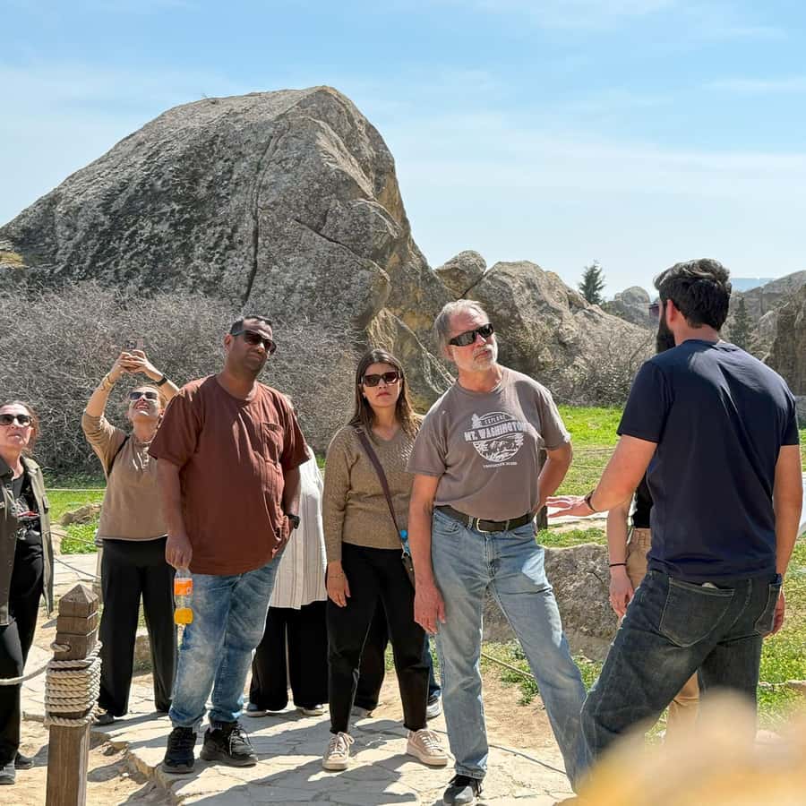 Baku: Gobustan, Mud Volcanoes, Fire Temple, & Yanar Dag Tour - Key points at a glance