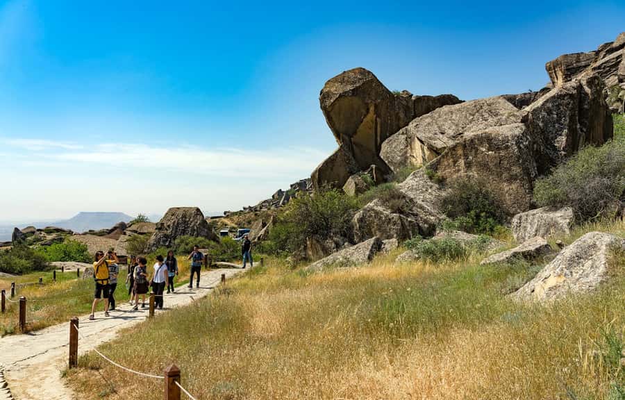 Baku: Gobustan, Mud Volcanoes, Fire Temple, & Yanar Dag Tour - Who should book this day trip