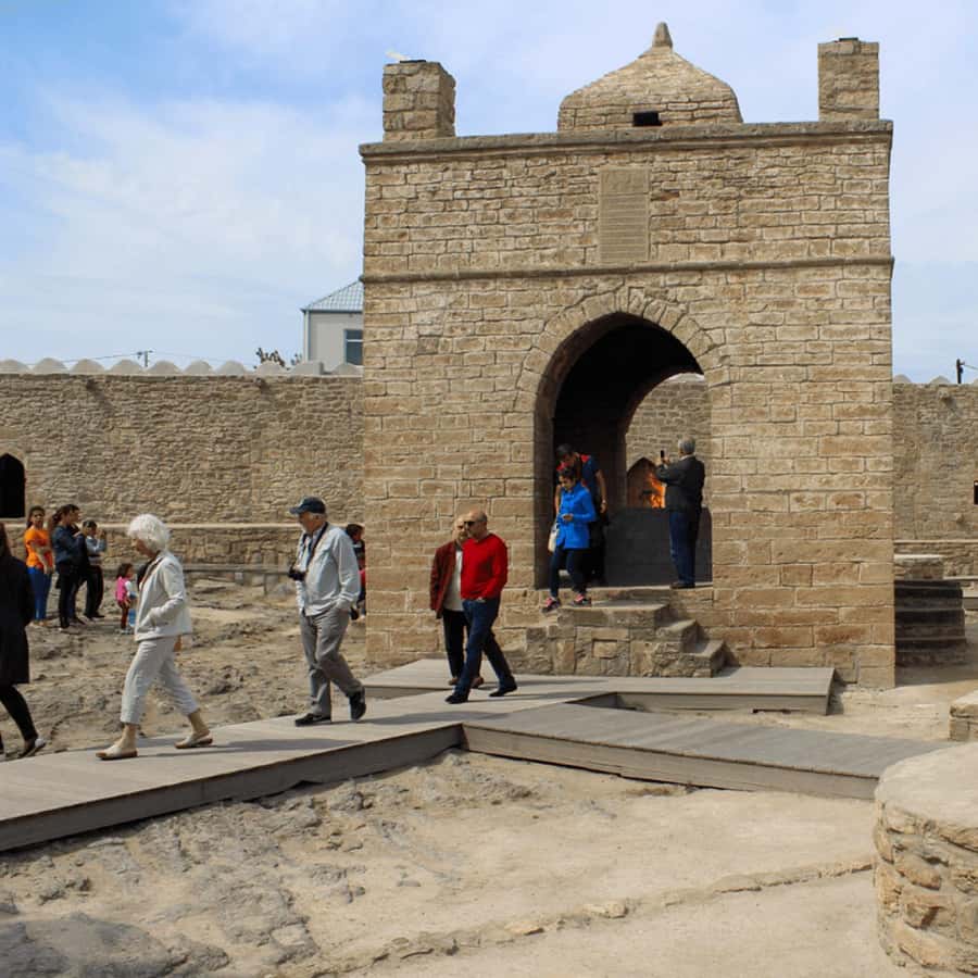 Baku: Gobustan, Mud Volcanoes, Fire Temple, & Yanar Dag Tour - Gobustan: reading the rocks