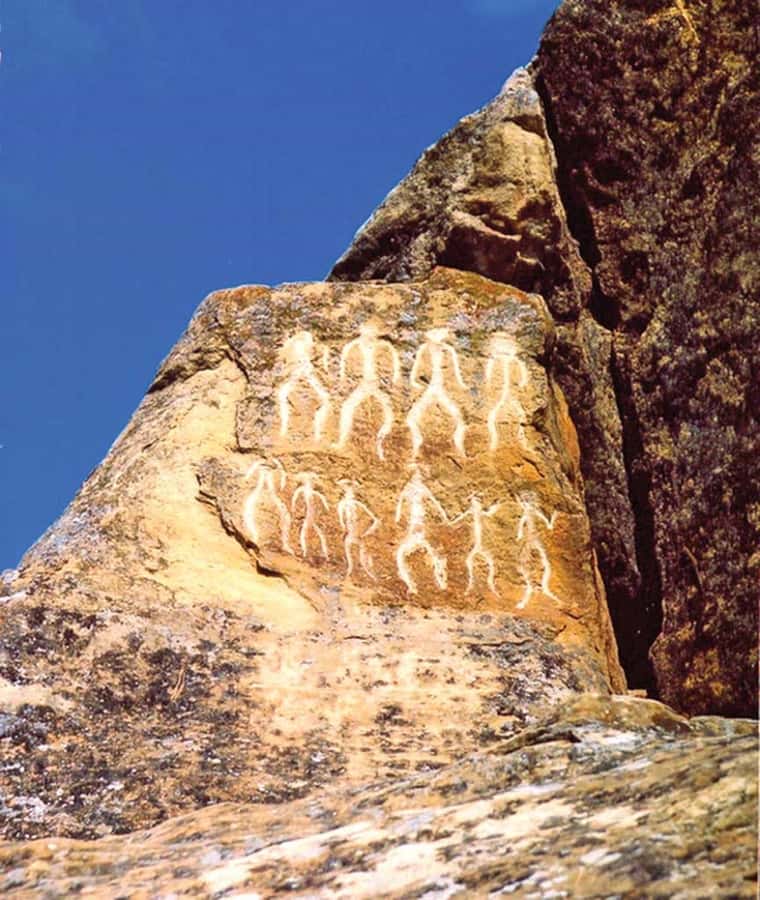 Baku:Gobustan Mud Volcanoes Temple & Entry tickets included - Why Gobustan and Yanar Dag belong on the same day