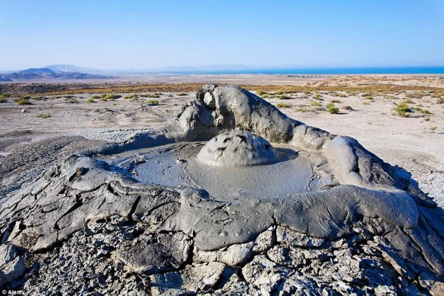 Baku:Gobustan Mud Volcanoes Temple & Entry tickets included - Atashgah Fire Temple at sunset