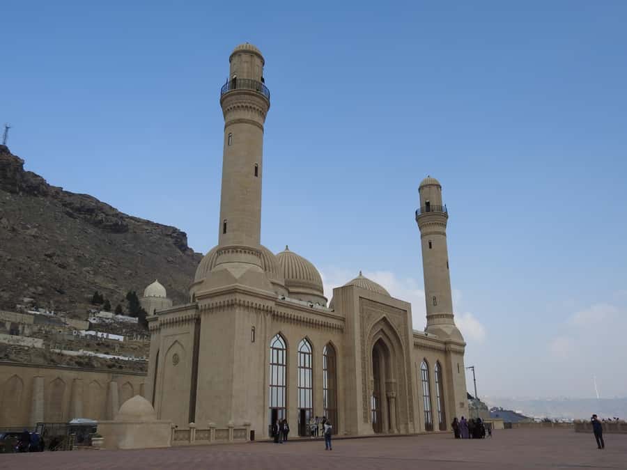 Baku: Gobustan, Volcanoes, Fire Temple and Yanardag Day Trip - Ateshgah, the fire temple of Absheron