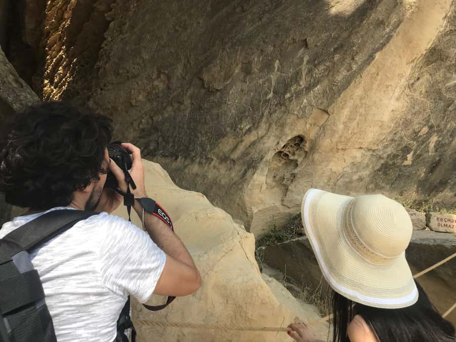 Baku: Gobustan, Volcanoes, Fire Temple and Yanardag Day Trip - Bibi-Heybat and the first oil well