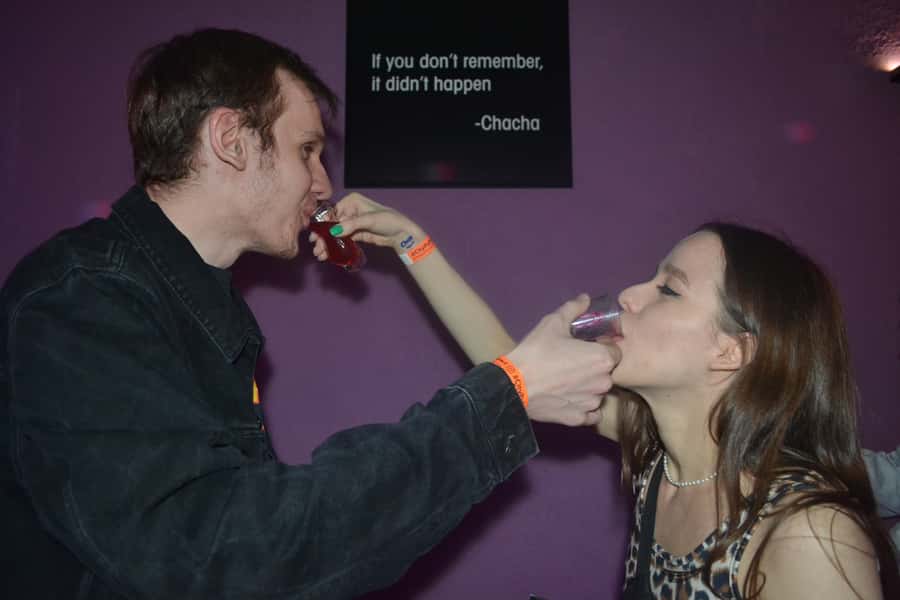Baku: Guided Bar Crawl with Shots and Nightclub Entry - Practical details that affect your night