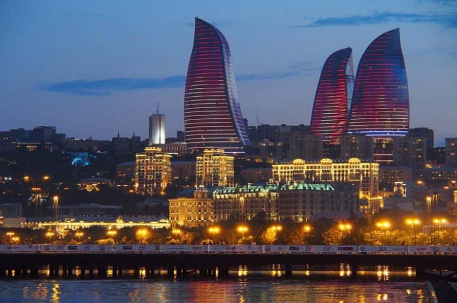 Baku Guided Night Tour - Why Baku after dark works so well