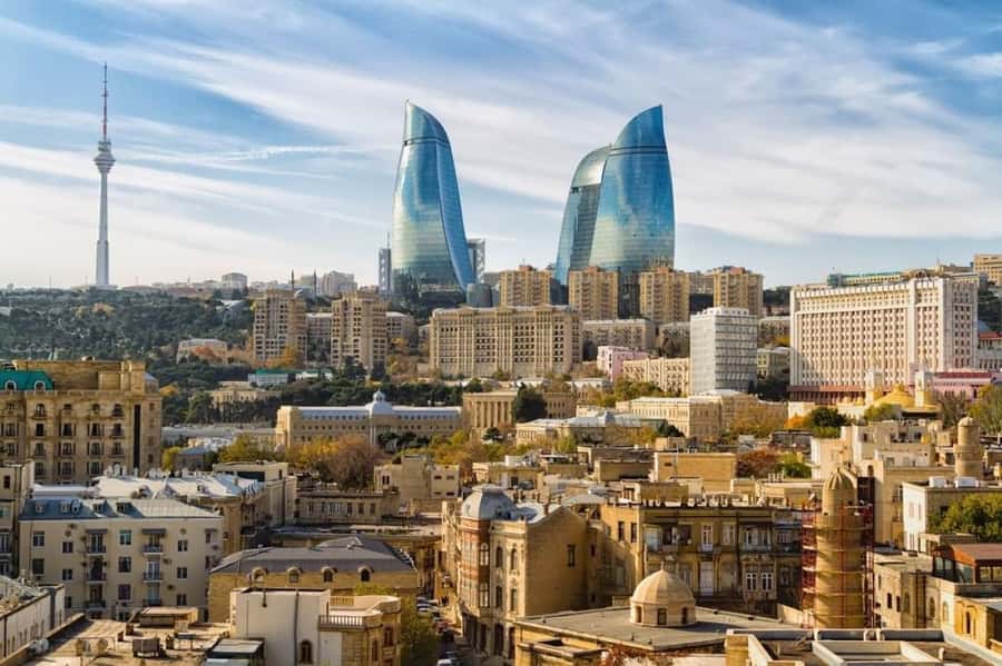 Baku Historical and modern tour in 2-3 hours+FREE Night tour - Mini Venice: a brief, playful change of pace