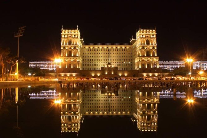 Baku Night City Tour - What the private format changes