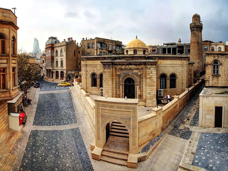 Baku: Old City Guided Walking Tour - A tiny museum with a very large claim