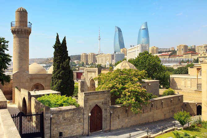 Baku: Old City Walking Tour - Entering Icheri Seher through Baku’s old walls