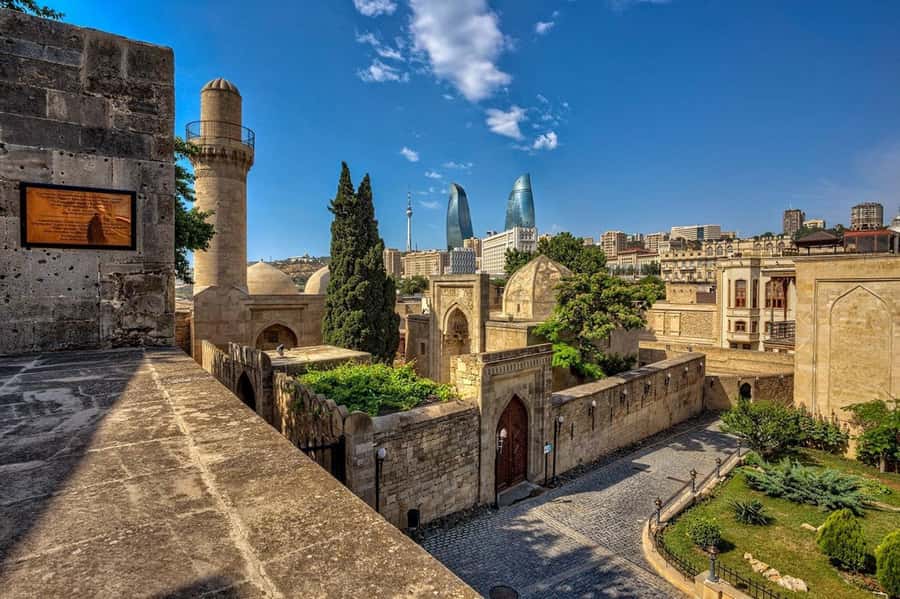 Baku Old Town Walking Tour - Walking the lanes of Icherisheher