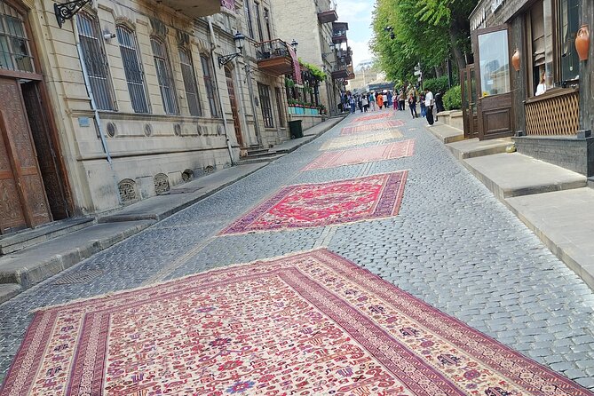 Baku's Ancient Heart - The House of Baku Khans and an underground bath