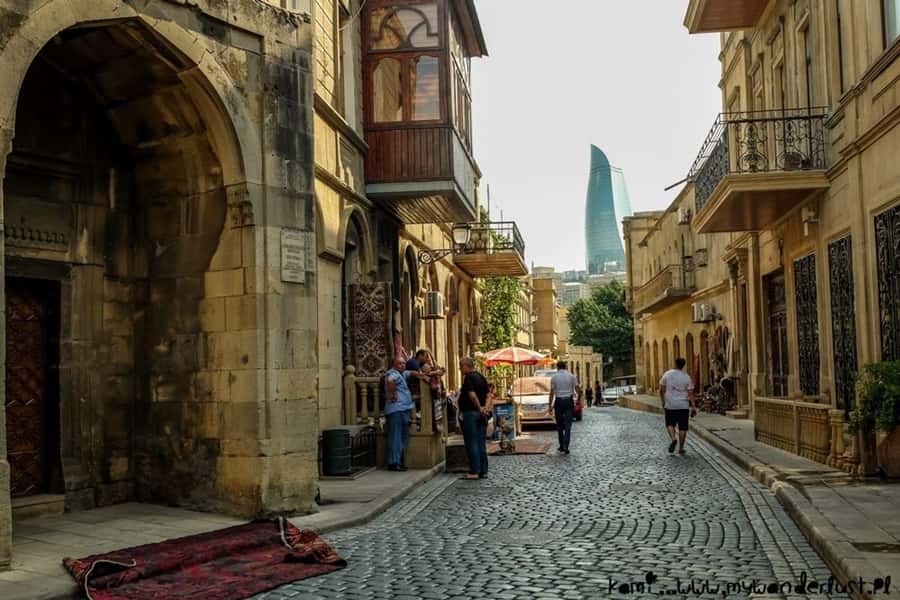 Baku: Stunning Walking Tour of Historical and Modern City - Reaching Highland Park by tram or funicular