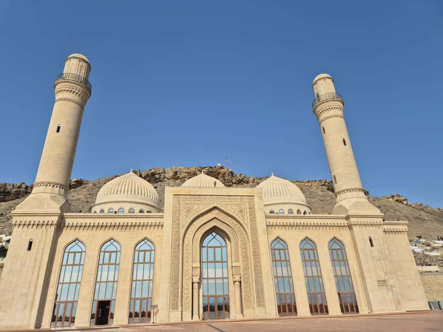 Baku: The Best 5 Sightseeing Spots Gobustan + Old City Tour - Ateshgah connects fire with faith