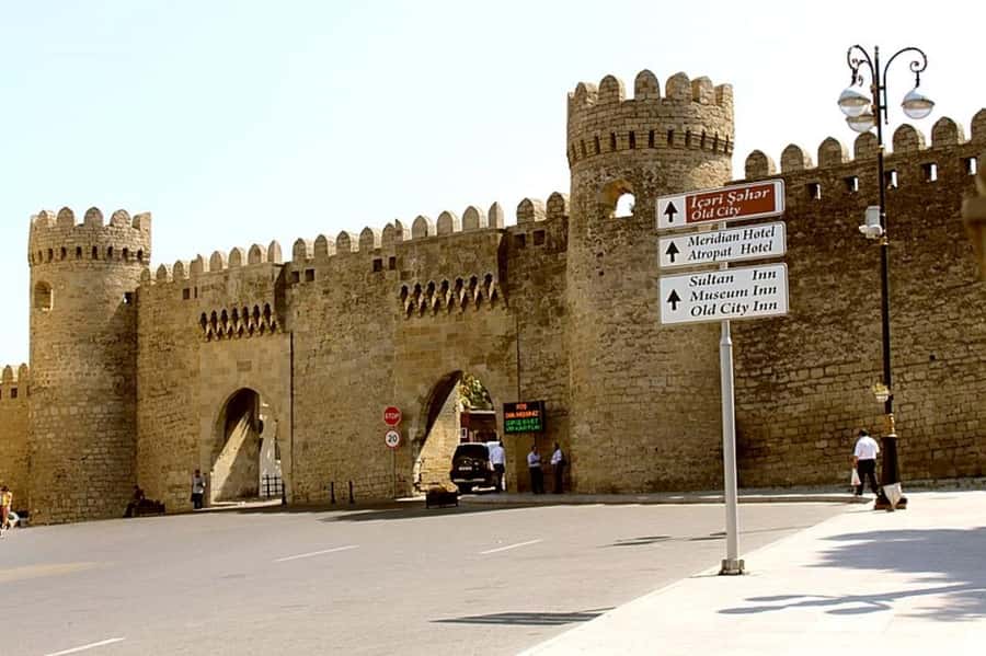 Baku: The Best 5 Sightseeing Spots Gobustan + Old City Tour - What the transport and schedule feel like