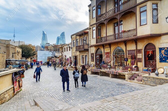 Baku Walking Tour (Old City) - Small details, photo stops, and the Monument to Lovers and Cats