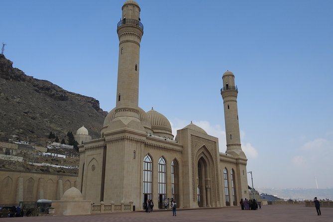 BEST Gobustan, Volcanoes & Absheron Fire Tour (Group or Private) - Ateshgah Fire Temple explains Azerbaijan’s fire tradition