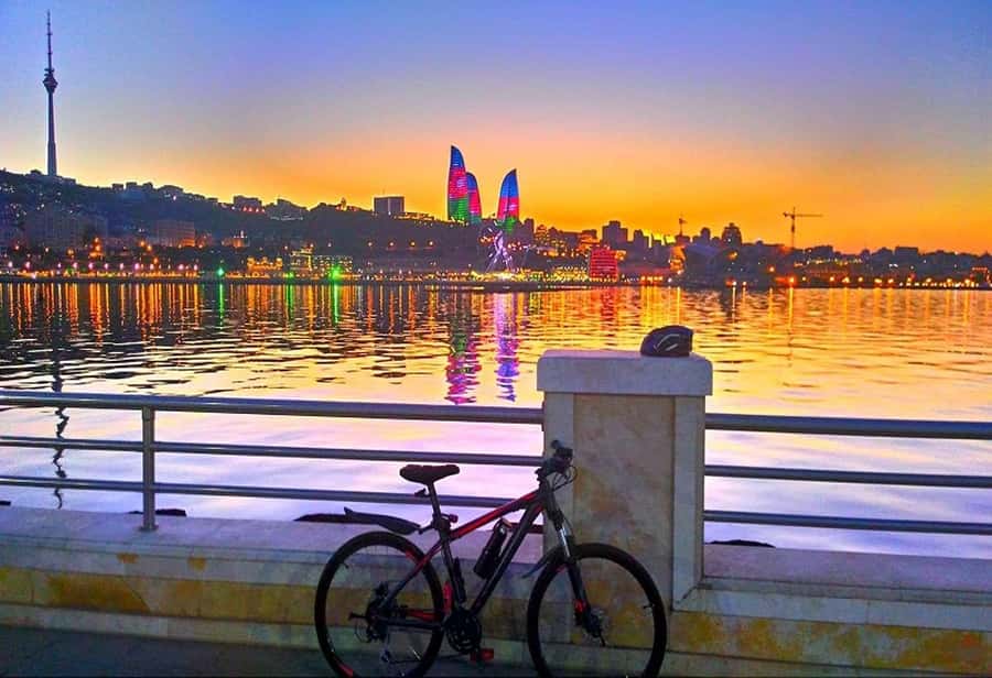 City Highlights Bike Tour - Winter Park and Baku’s Modern Center