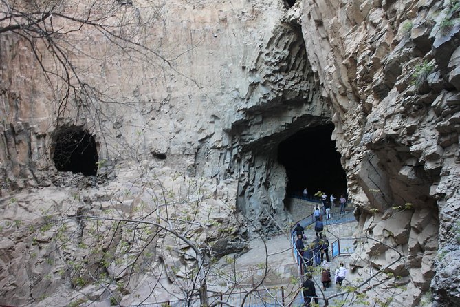 Day Tour from Nakhchivan to Alinja Castle, Ashabi Kahf and Khanegah Tomb - Alinja Castle, the main reason to take this tour
