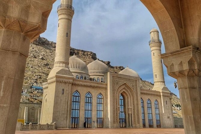 Day Trip in Baku - Ateshgah Fire Temple and the old fire faith