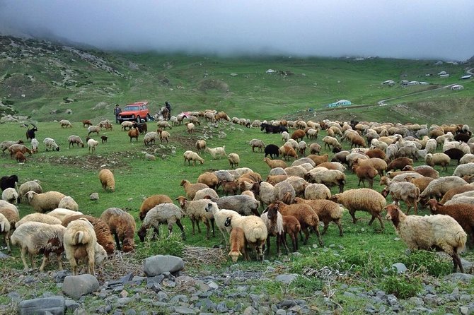 Day Trip to Khinalug, Guba - The hill walk gives you the better Khinalug photograph