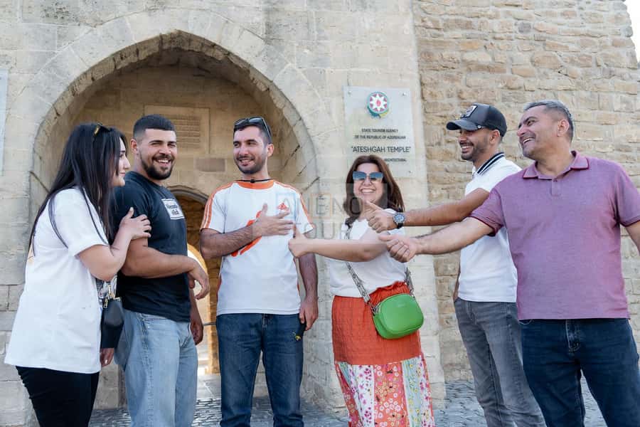 From Bakü: Sightseeing - Ateshgah - Yanardag - Gobustan - Why this Absheron day trip works
