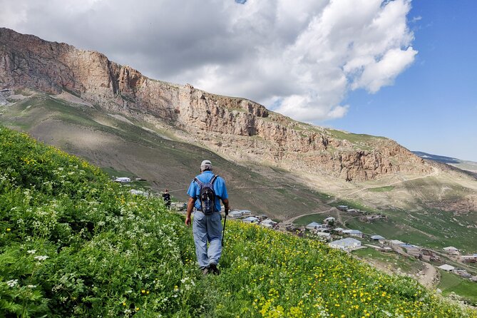 Galakhudat - Khinalig hiking tour with home-made lunch - The early road to Quba