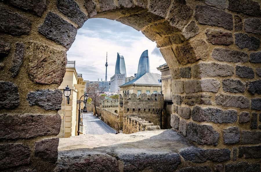 Heartbeat of Baku: Old & Modern City Walk (Group or Private) - Why this walk works as a first look at Baku
