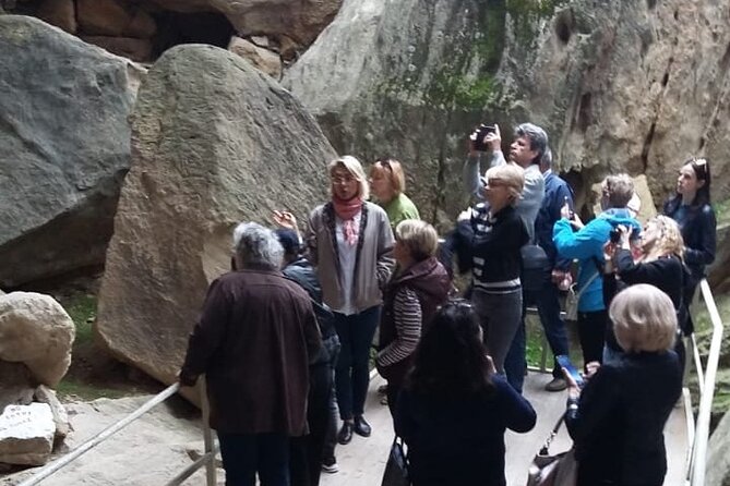 Mud Volcanoes & Gobustan Private Tour - Why Gobustan and Dashgil belong together