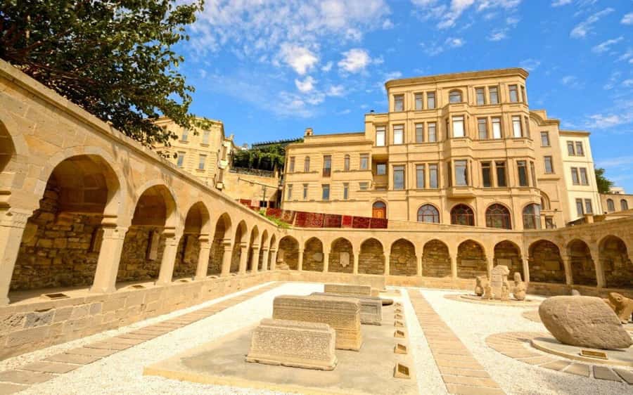 Private Baku City - Starting in Icherisheher’s old stone lanes