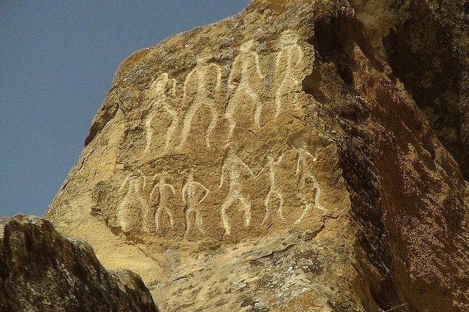 Private Full-Day Gobustan and Absheron Tour - Lunch and the long move to Absheron