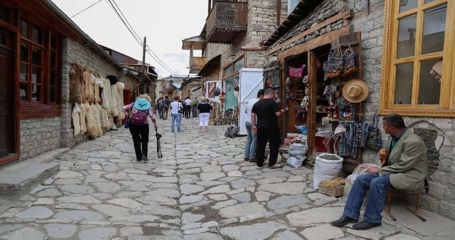 Private Tour to Shemakhi & Lahij From Baku - Shamakhi’s mosque and royal burial sites