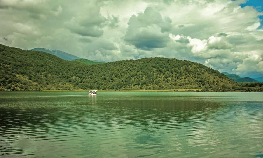 Shamakhi and Gabala Guided Day Tour - Leaving Baku and handling the pickup